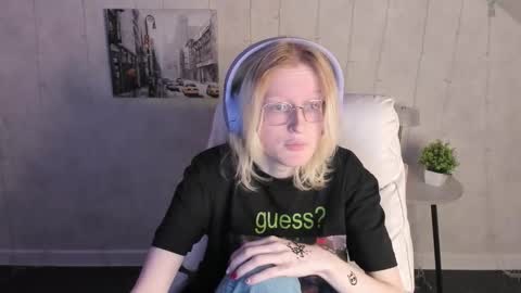 Snapshot of elizabeth_harpper chatting on 3, 12, 2025 Elizabeth online show from 3, 12, 2025