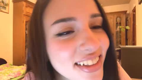 Snapshot of elizabethrabin chatting on 13, 11, 2025 Mia online show from 13, 11, 2025