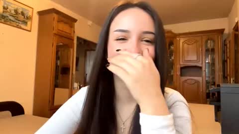 Snapshot of elizabethrabin chatting on 28, 11, 2025 Mia online show from 28, 11, 2025