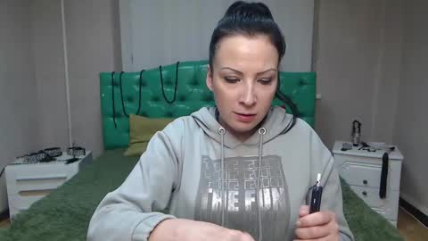 Snapshot of elizabethsho chatting on 31, 1, 2025 ElizabethSho online show from 31, 1, 2025