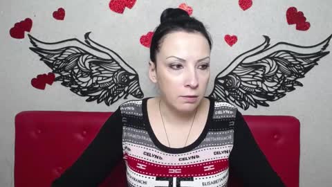 Snapshot of elizabethsho chatting on 7, 3, 2025 ElizabethSho online show from 7, 3, 2025