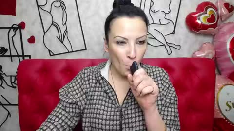 Snapshot of elizabethsho chatting on 11, 3, 2025 ElizabethSho online show from 11, 3, 2025