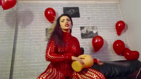   online show from 28, 2, 2025