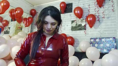  online show from 12, 3, 2025