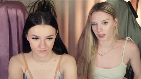 Snapshot of elizzza_ chatting on 2, 2, 2025 elizzza_ online show from 2, 2, 2025