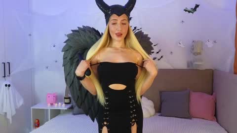 Ella online show from 31, 10, 2025