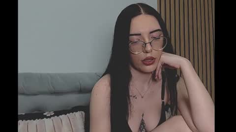 Chloe online show from 25, 11, 2025