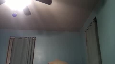 ella_larsen13 online show from 18, 11, 2025