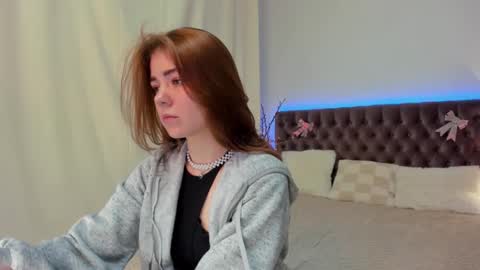 Ella Mayers online show from 9, 2, 2025