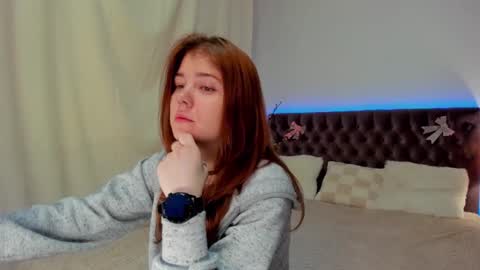 Ella Mayers online show from 13, 2, 2025