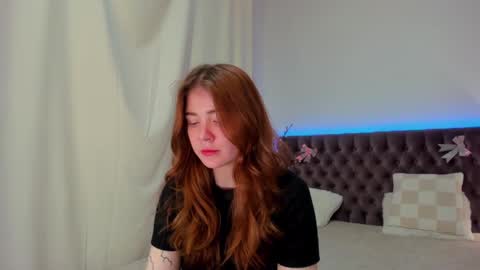 Ella Mayers online show from 26, 2, 2025
