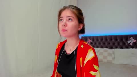 Ella Mayers online show from 9, 3, 2025