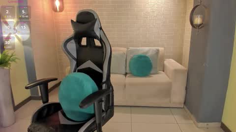 EllaClark online show from 22, 10, 2025