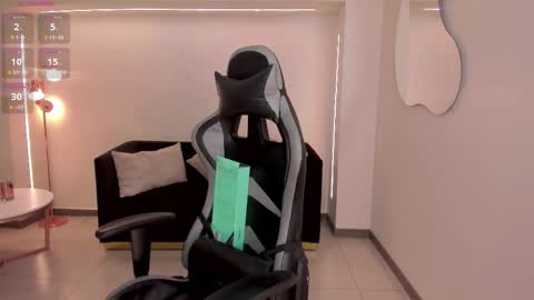 EllaClark online show from 10, 11, 2025