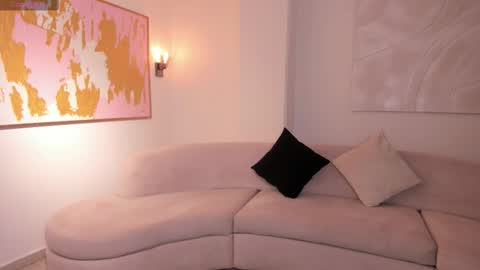 EllaClark online show from 17, 11, 2025