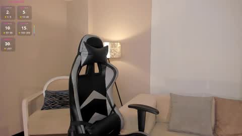 EllaClark online show from 19, 11, 2025