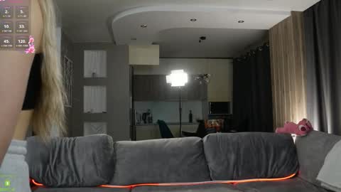 say hey to Amanda online show from 4, 2, 2026