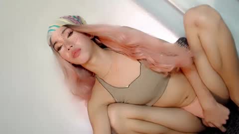 ellah_bonita online show from 10, 1, 2025