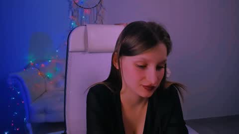 Ella online show from 20, 2, 2025