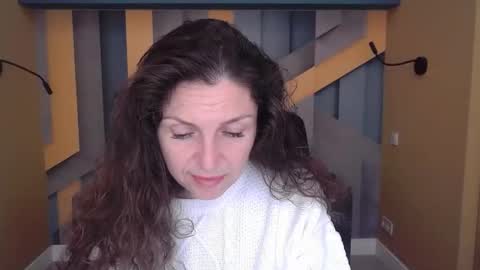 EllaLongs online show from 4, 11, 2025