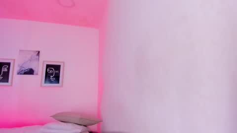 Ella online show from 13, 1, 2026