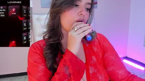 ellarosee_ online show from 6, 3, 2025