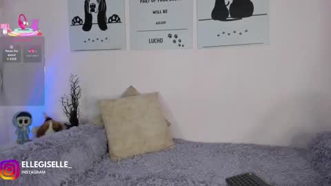 Snapshot of ellegisellee chatting on 30, 10, 2025 Yiss online show from 30, 10, 2025