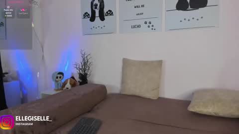 Snapshot of ellegisellee chatting on 2, 11, 2025 Yiss online show from 2, 11, 2025