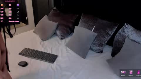 Snapshot of ellen_grace chatting on 5, 10, 2025 Ellen online show from 5, 10, 2025