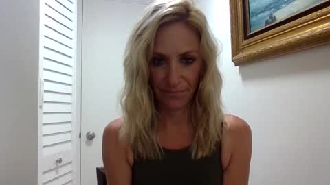 ElleNV online show from 7, 10, 2025