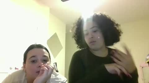 Snapshot of ellibell26 chatting on 7, 10, 2025 ellibell26 online show from 7, 10, 2025