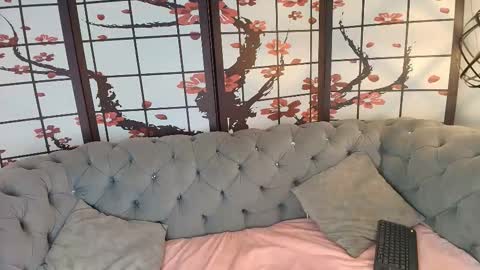 Ellie Bloom online show from 18, 1, 2026