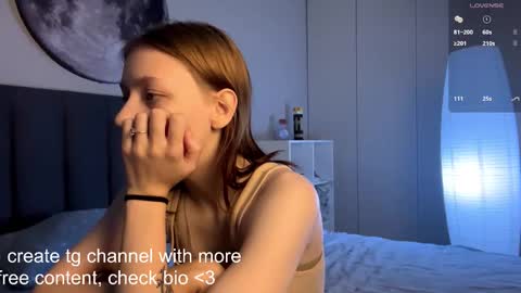 Snapshot of ellie_hollow chatting on 26, 10, 2025 Ellie online show from 26, 10, 2025