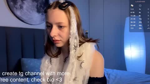 Snapshot of ellie_hollow chatting on 31, 10, 2025 Ellie online show from 31, 10, 2025