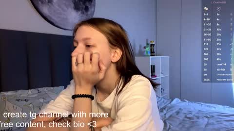 Snapshot of ellie_hollow chatting on 2, 11, 2025 Ellie online show from 2, 11, 2025