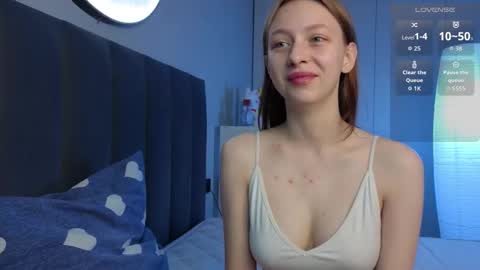 Snapshot of ellie_hollow chatting on 12, 11, 2025 Ellie online show from 12, 11, 2025