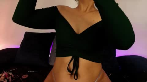 Snapshot of elliee1 chatting on 27, 9, 2025 elliee1 online show from 27, 9, 2025