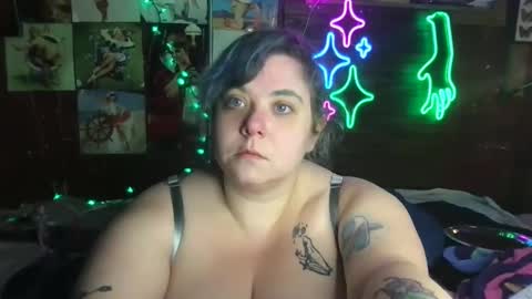Ellie Louise online show from 5, 1, 2025