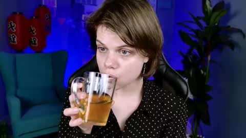 Snapshot of elliemurler chatting on 8, 10, 2025 elliemurler online show from 8, 10, 2025