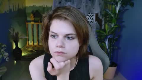 Snapshot of elliemurler chatting on 31, 10, 2025 elliemurler online show from 31, 10, 2025