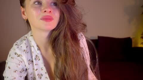 Snapshot of elliephant_ chatting on 14, 12, 2024 just Emily online show from 14, 12, 2024