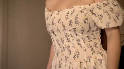 Snapshot of elliephant_ chatting on 15, 12, 2024 just Emily online show from 15, 12, 2024