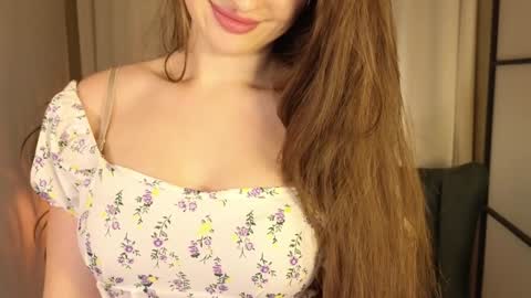 Snapshot of elliephant_ chatting on 25, 12, 2024 just Emily online show from 25, 12, 2024