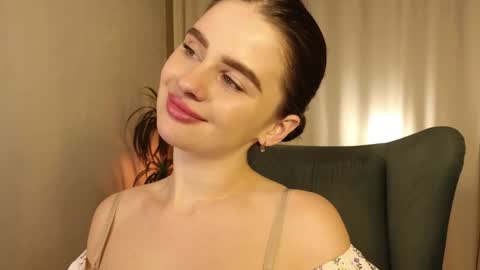 Snapshot of elliephant_ chatting on 25, 12, 2024 just Emily online show from 25, 12, 2024