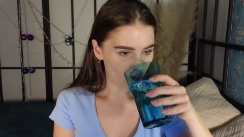 Snapshot of elliephant_ chatting on 11, 1, 2025 just Emily online show from 11, 1, 2025