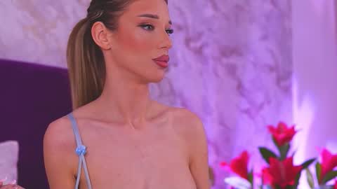 Snapshot of ellinanuria chatting on 9, 3, 2026 EllinaNuria online show from 9, 3, 2026