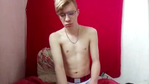 Snapshot of elliot_boy chatting on 15, 2, 2026 Elliot online show from 15, 2, 2026