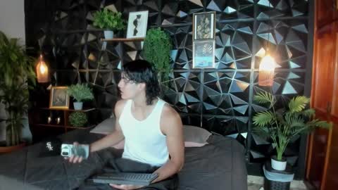 Elloit Colton online show from 6, 11, 2025