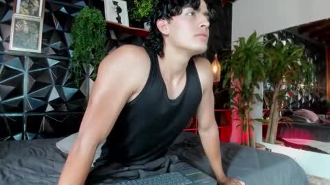 Elloit Colton online show from 7, 11, 2025