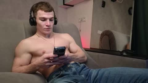 elliot_muscle04 online show from 19, 1, 2026